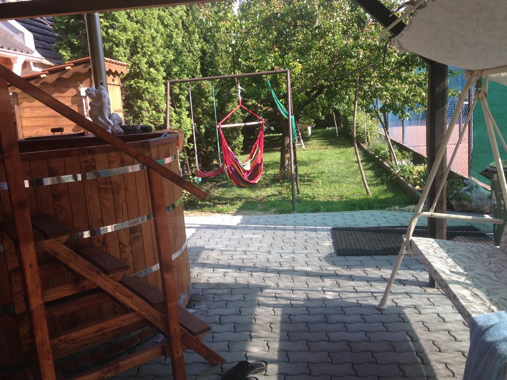 Abszolut Vendeghaz Кестели Екстериор снимка